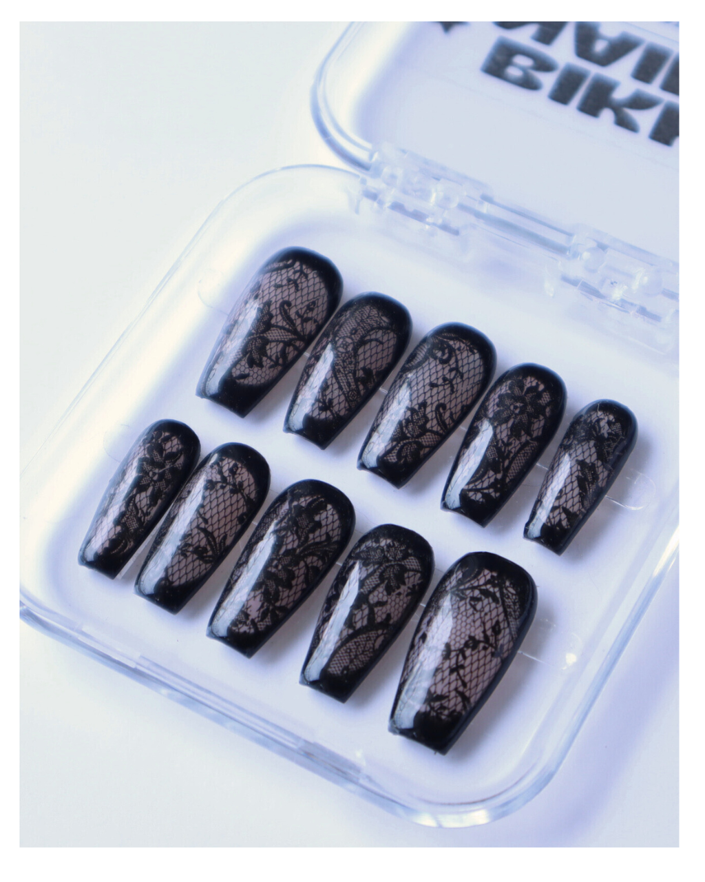 Black Lace Border in Medium Coffin